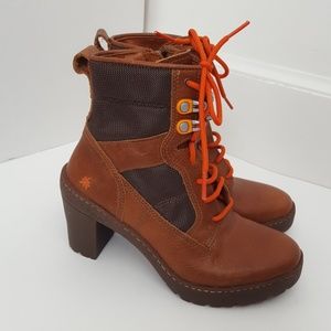 The Art Company brown ankle boots size 36
